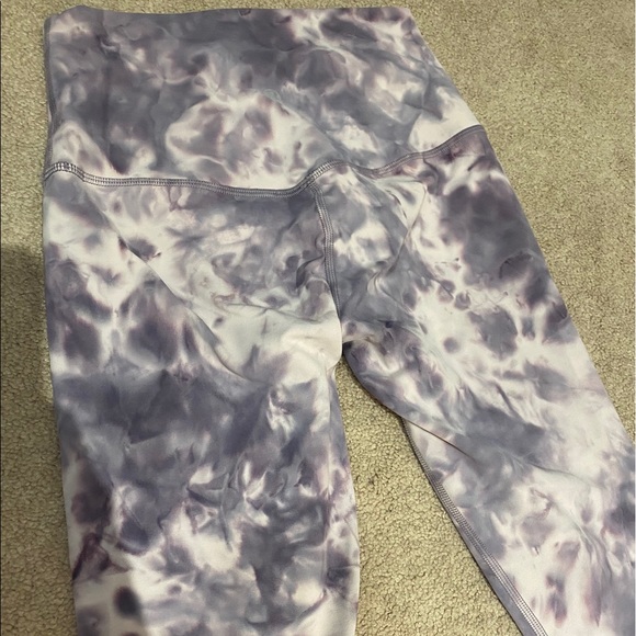 SOLD BNWT Lululemon Diamond Dye Aligns - Picture 4 of 6